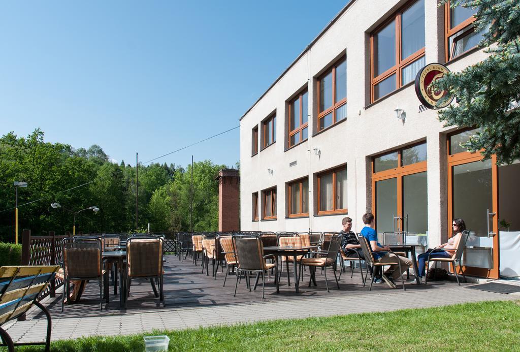 Hotel Radejov Knezdub Εξωτερικό φωτογραφία