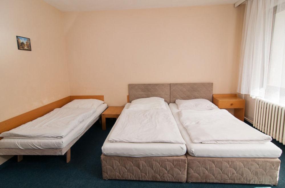 Hotel Radejov Knezdub Εξωτερικό φωτογραφία